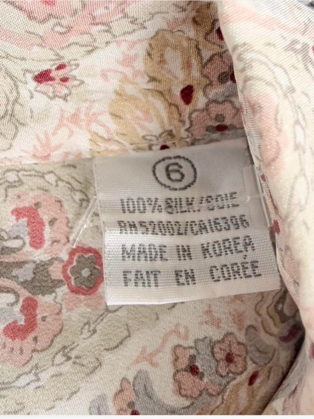Vintage Liz Claiborne Cream and Pink Floral Medallion 100% Silk Blouse - Picture 6 of 6